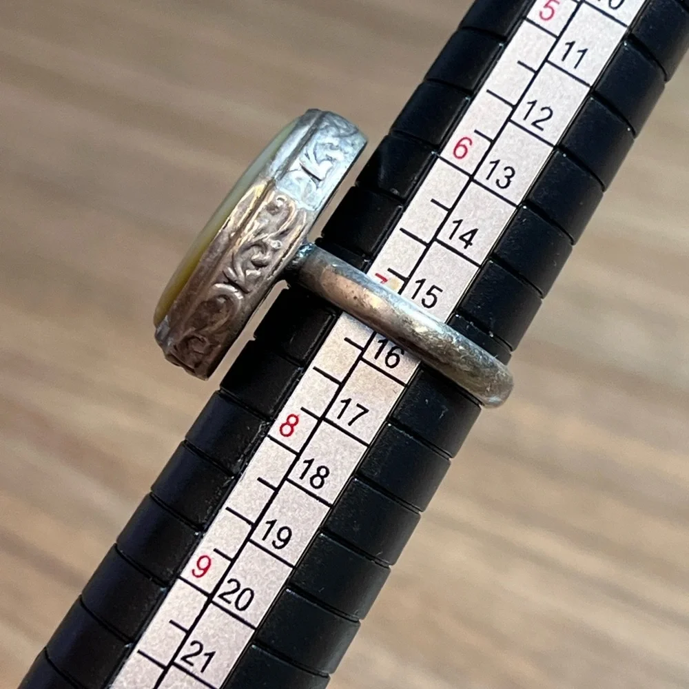 Vintage mother of pearl sterling silver ring